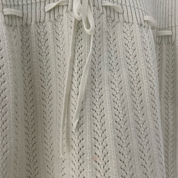 Light green Aritzia Solo Tank - Sold out - Picture 3 of 3